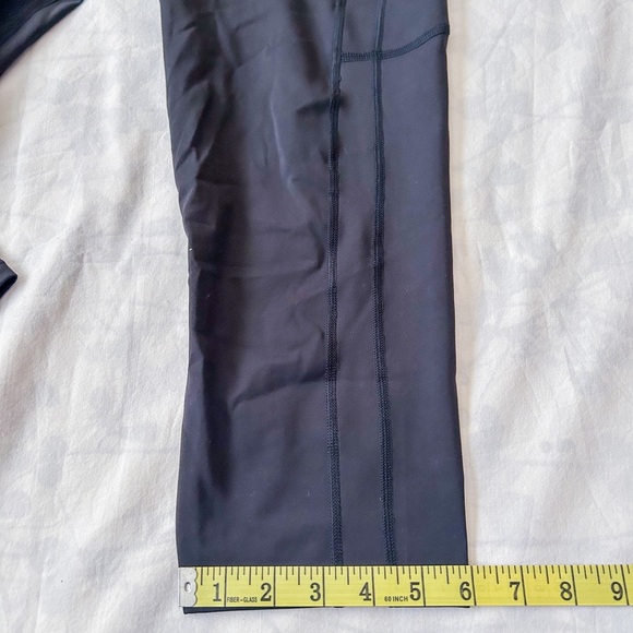 Athleta Ultimate Stash Capri Leggings (Size: L) - Picture 15 of 15